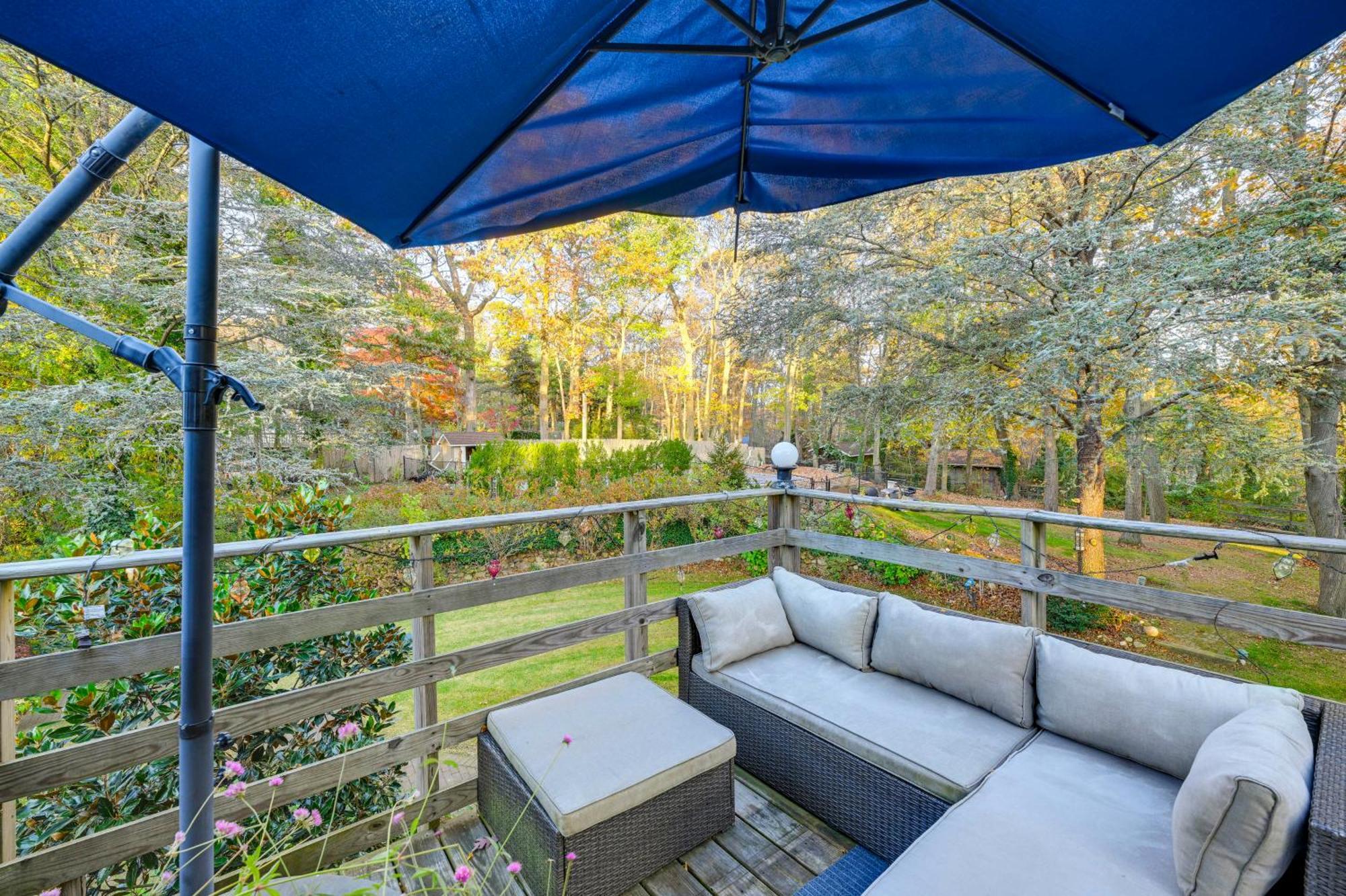 Cozy Dix Hills Apt With Deck About 7 Mi To Beach! Zewnętrze zdjęcie